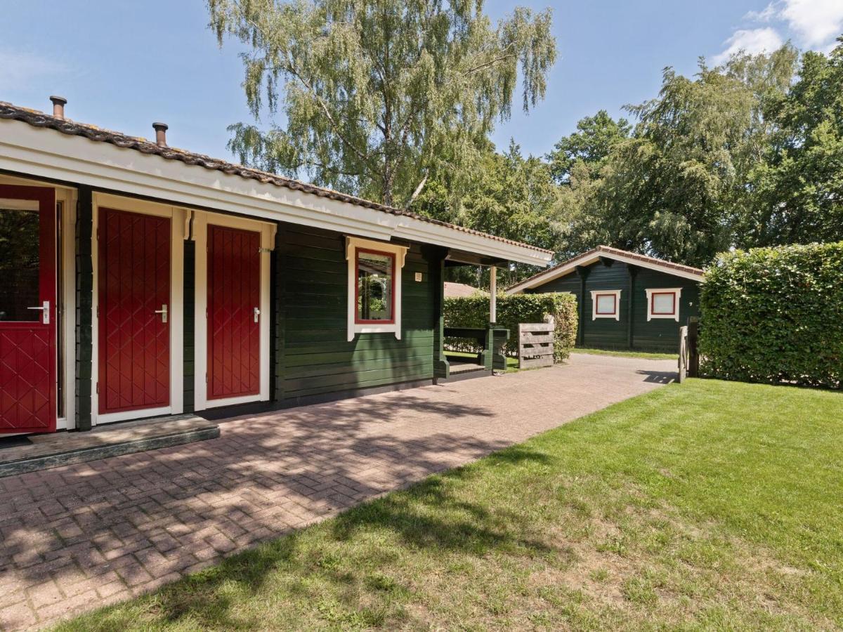 Luxurious Chalet In Guelders By The Forest Hulshorst Exterior foto