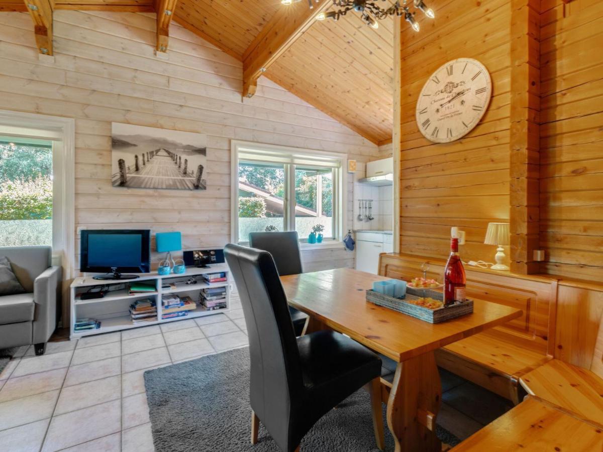 Luxurious Chalet In Guelders By The Forest Hulshorst Exterior foto